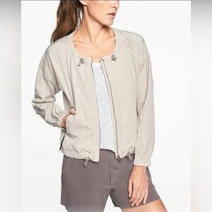 Athleta Chill Bomber size small